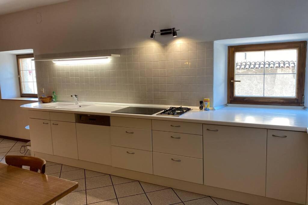 Grosse Wohnung Mit Garagenparkplatz Fiè Exterior foto
