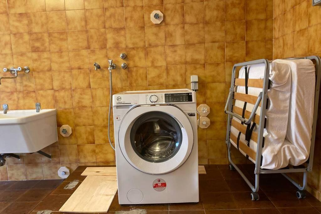 Grosse Wohnung Mit Garagenparkplatz Fiè Exterior foto