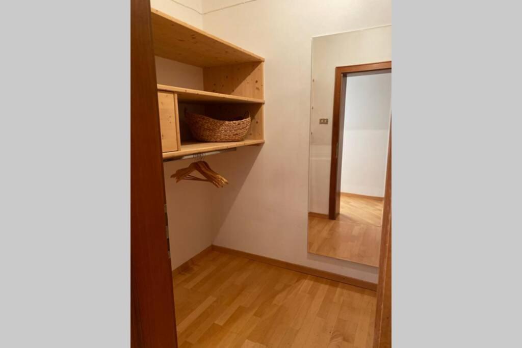 Grosse Wohnung Mit Garagenparkplatz Fiè Exterior foto